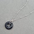 1299KO-OPAL-CZARNY-jeweline-srebro-925-naszyjnik-srebrny-z-opalem-czarnym-donut-2.jpg