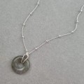 1299KO-LABRADORYT-jeweline-srebro-925-naszyjnik-srebrny-z-labradorytem-donut-2.jpg