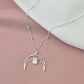 J-026 jeweline naszyjnik srebrny księżyc z kamieniem księżycowym 1.jpg