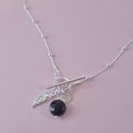 J-028 jeweline naszyjnik srebrny Cebu onyks i miś togle 4.jpg