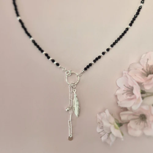 1440KO 1 onyks jeweline srebro 925 naszyjnik Change z onyksem i piórkiem 1.jpg